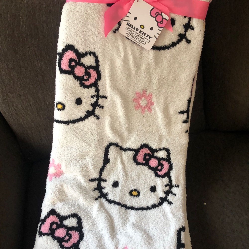 HELLO KITTY Super Soft Throw Blanket
